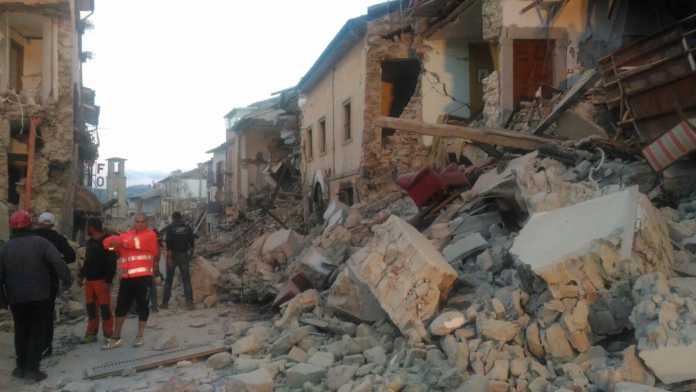 AMATRICE-TERREMOTO-3 Terremoto 24 agosto 2016, Amatrice crolla: dieci Morti