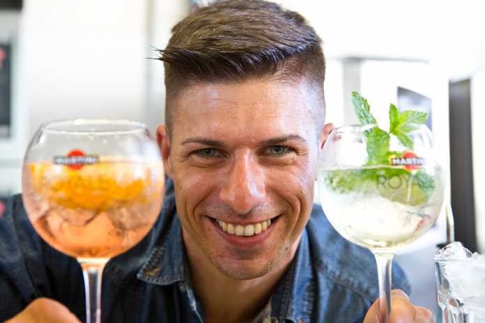 Bruno Vanzan Barman Chi è Bruno Vanzan: Barman Acrobatico Cocktail House