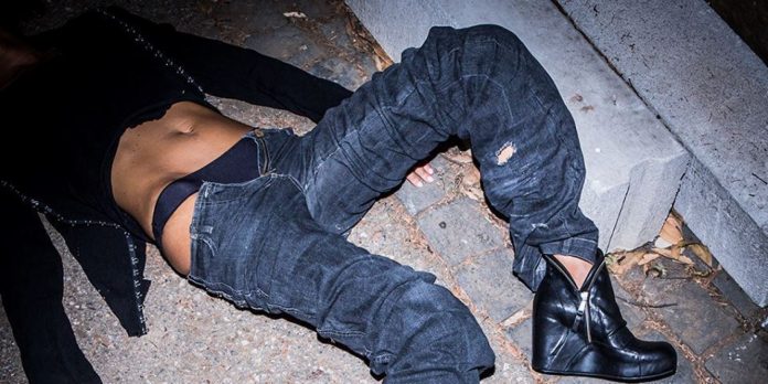 Eredi Corazza-Pubblicità Pubblicità Eredi Corazza: Foto shock rappresenta femminicidio