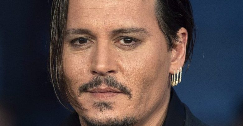 Divorzio Johnny Depp e Amber Heard: Attore violento si taglia un dito