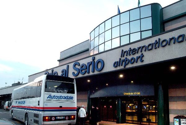 Aereo fuori pista a Bergamo: Aeroporto Orio al Serio Chiuso (Foto) 1