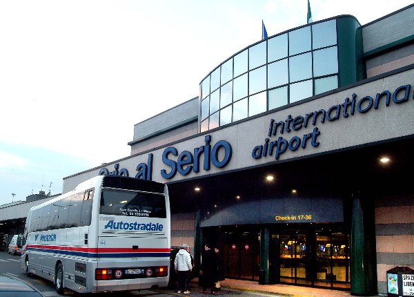 AEROPORTO Aereo fuori pista a Bergamo: Aeroporto Orio al Serio Chiuso (Foto) 1