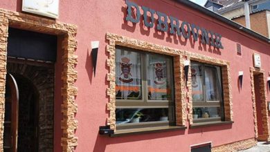 Photo of Germania, Uomo Armato in un Bar a Saarbrücken
