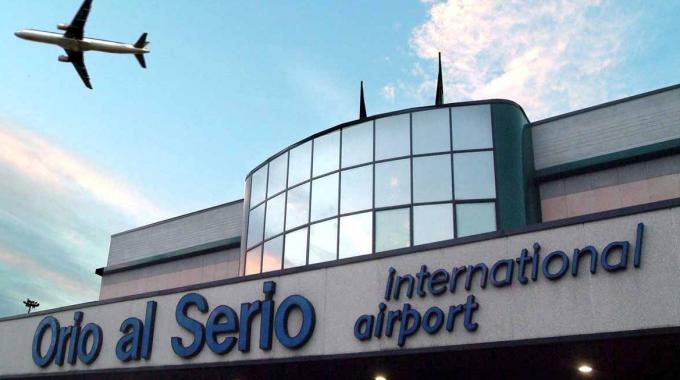 Pakistano Minaccia Aeroporto Orio al Serio di Bergamo: Espulso