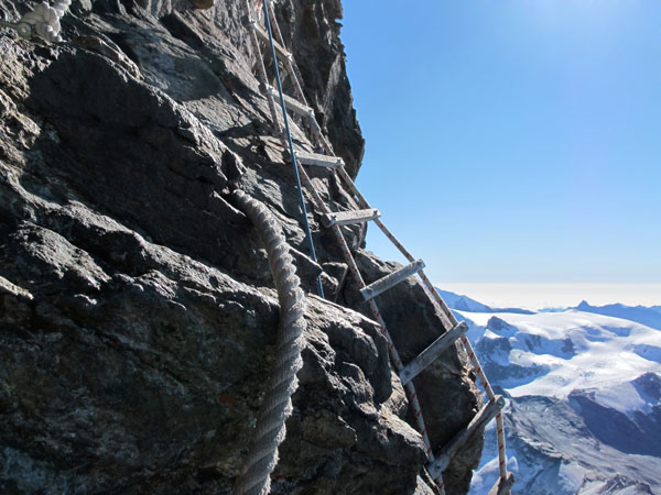 scala jordan Alpinista muore precipitando dalla Scala Jordan sul Cervino
