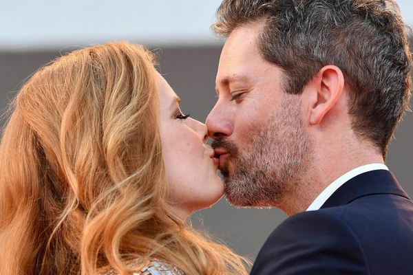 Amy Adams e Jake Gyllenhaal: Red Carpet alla Mostra del Cinema di Venezia(Video)