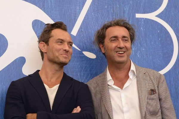 Jude Law, Dakota Fanning e James Franco sul Red Carpet Mostra del Cinema di Venezia (video)