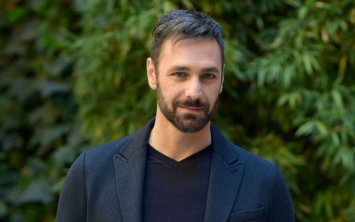 Raoul Bova Giacca di Raoul Bova alla Finale di Miss Italia 2016 (Foto)