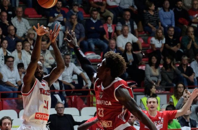 varese-benfica Pallacanestro Varese-SL Benfica 70-72: Lombardi in Champions League