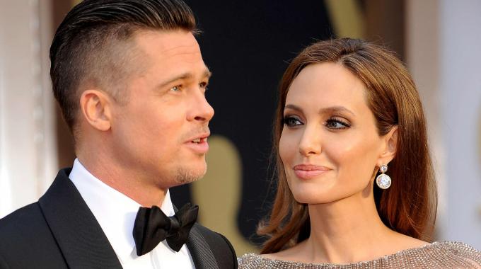 Angelina Jolie e Brad Pitt divorziano: l'attrice ha chiesto il divorzio