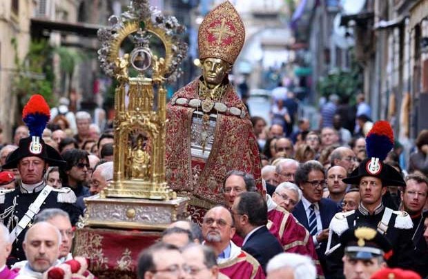 Rubate Offerte di San Gennaro a Napoli