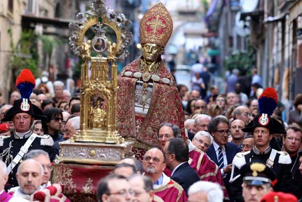 Rubate Offerte di San Gennaro a Napoli 