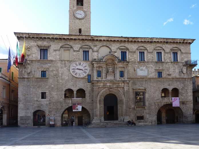 palazzo-dei-capitani-ascoli Ascoli, Palazzo dei Capitani: rischio crolli dopo Terremoto Centro Italia