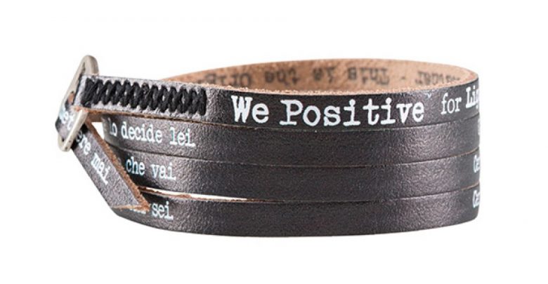 Bracciale We Positive con i testi delle canzoni: dove acquistarlo e prezzo