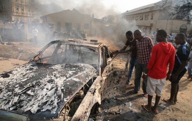 Attentato in Nigeria oggi, donna kamikaze provoca 8 morti