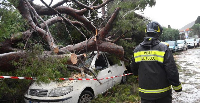 Maltempo, Tromba d'Aria a Genova (Video)