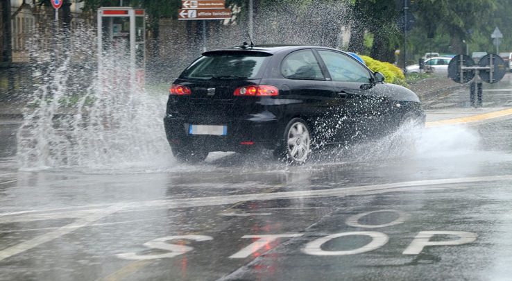 Maltempo, Italia flagellata: Genova e Roma le più colpite