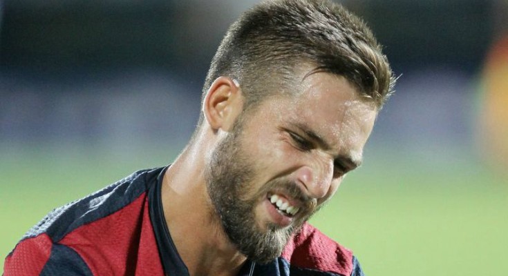 Pavoletti Infortunio, uscito in Lazio-Genoa: Tempi di recupero?