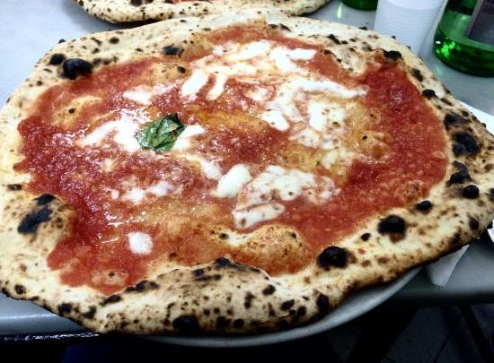 La Pizzeria da Michele Apre a Londra, a Milano è una bufala 2