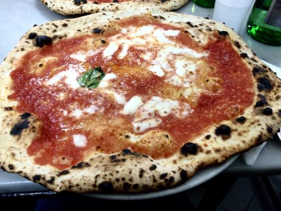 La Pizzeria da Michele Apre a Londra, a Milano è una bufala 2