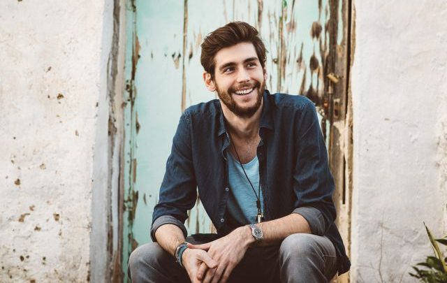 Alvaro Soler a Cosenza per il Capodanno 2017: Concerto in Piazza Bilotti