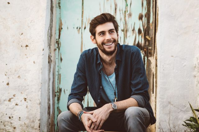 alvaro-soler Alvaro Soler a Cosenza per il Capodanno 2017: Concerto in Piazza Bilotti