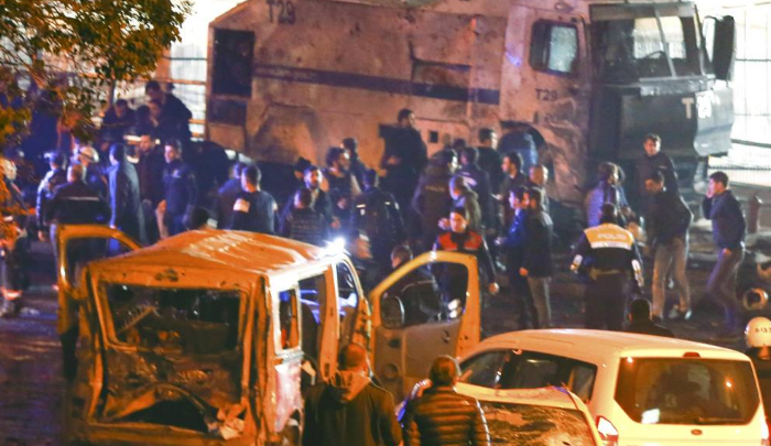 Attentato Istanbul, 13 morti: poliziotti tra le vittime