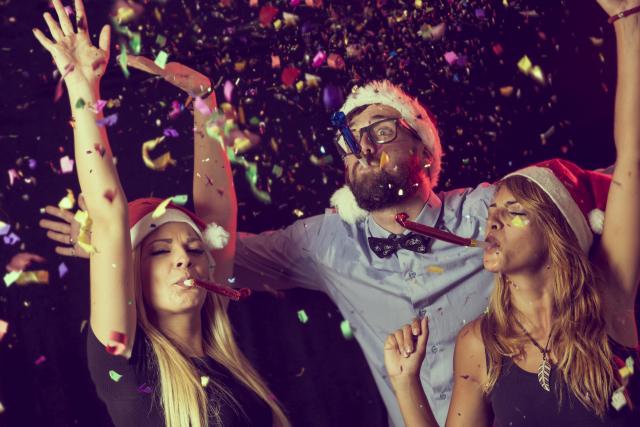 capodanno-2017 Cosa indossare a Capodanno 2017: Look Originali per Donna, Uomo e Bambini 8