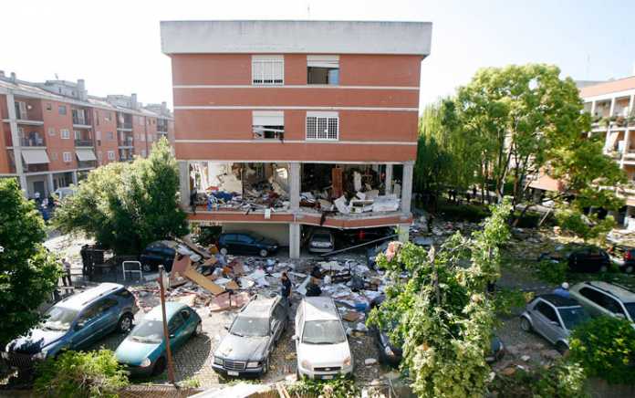 palazzina_roma_esplosa Palazzina Esplosa a Roma: due famiglie intrappolate sotto le macerie