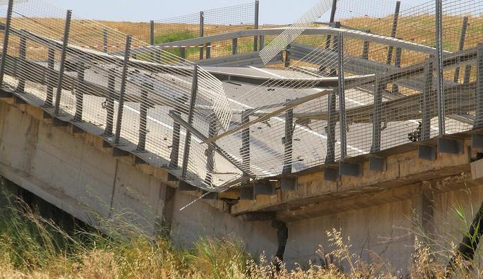 Ponte Crollato su A3 dopo inaugurazione: ma è una bufala