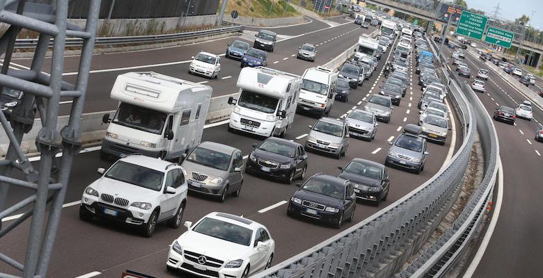 Previsioni Traffico Natale 2016: Bollino Rosso sulle Autostrade il 23 dicembre