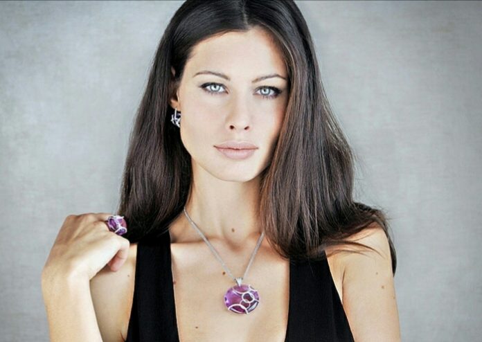 Marica Pellegrinelli-modella Marica Pellegrinelli a Sanremo 2017: chi è la valletta, moglie di Eros Ramazzotti (Foto) 3