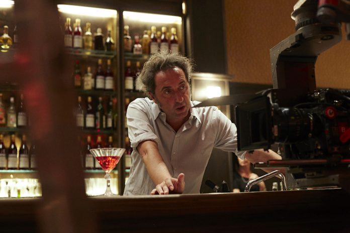 Paolo-Sorrentino-sul-set-di-Killer-in-Red Killer in Red, per Campari il nuovo cortometraggio di Sorrentino | Video