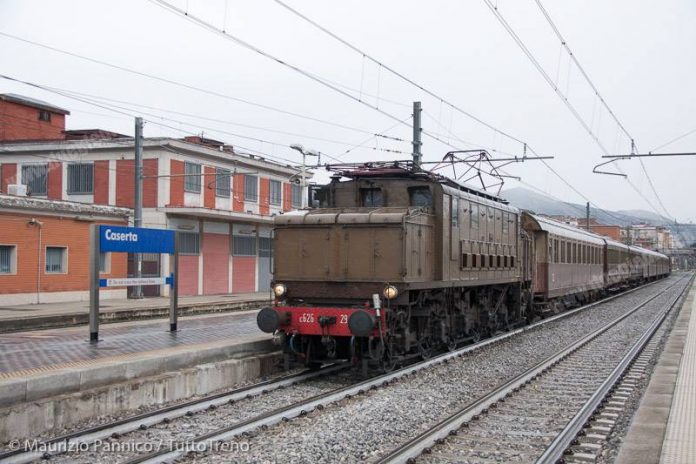 Reggia-express-Treni Reggia Express, collegamento Napoli-Reggia di Caserta: Orari e Costo biglietti