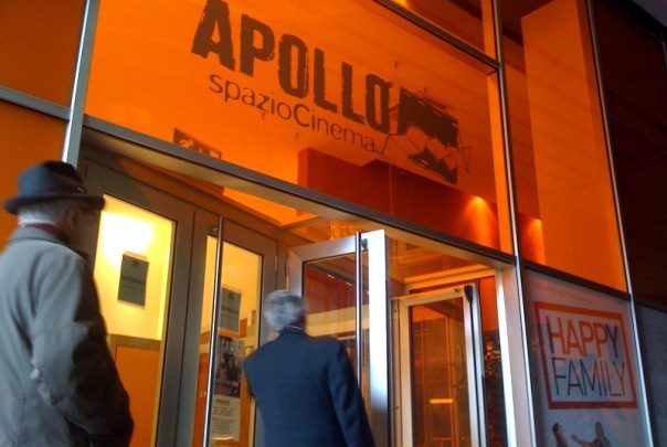 Cinema Apollo di Milano chiude: al suo posto un Apple Store