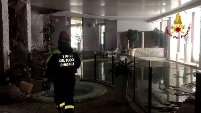 hotel-rigopiano-soccorsi Valanga Hotel Rigopiano, 6 persone trovate vive