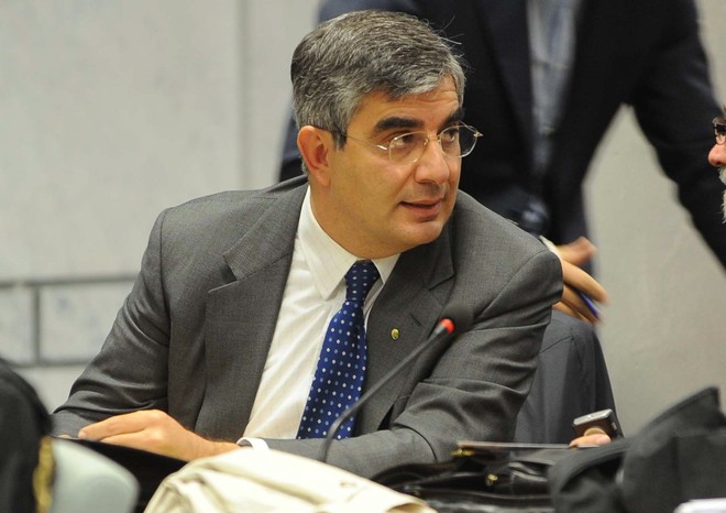 WCENTER 0PESAJFGEZ - Abruzzo, Indagato Presidente D'Alfonso