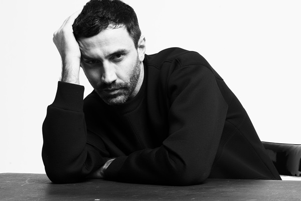 Riccardo-Tisci Riccardo Tisci lascia Givenchy, pronta una collaborazione con Versace?