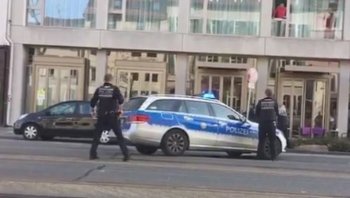 auto-folla-germania Auto Contro la Folla in Germania: tre feriti