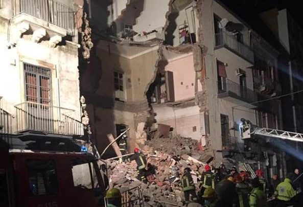 Crolla palazzina a Catania: un Morto e 4 feriti