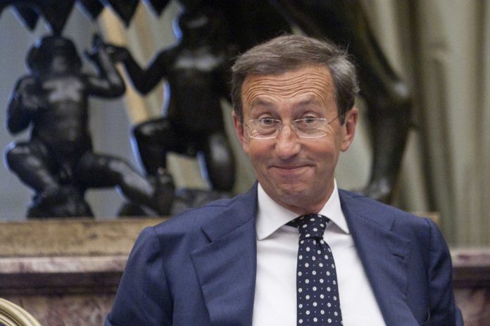 Camera - rapporto annuale INPS Gianfranco Fini, Indagato per Concorso in Riciclaggio