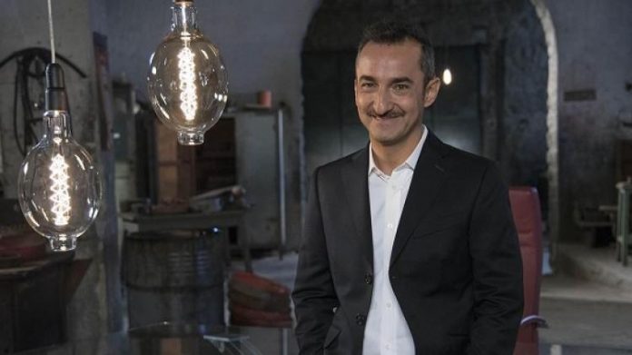 nicola savino-conduttore Boss in Incognito su Rai 2, Anticipazioni (14 febbraio 2017) 1