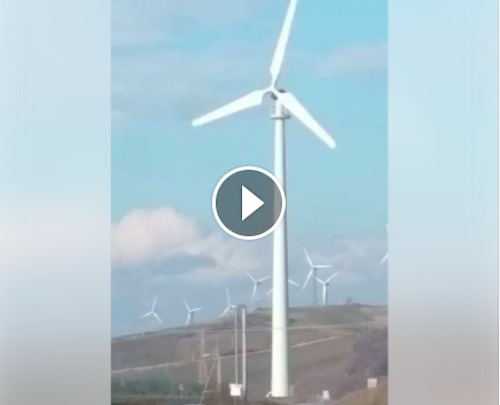 Irpinia, pala eolica si disintegra in diretta (Video)