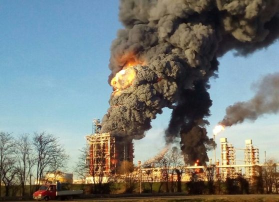 Incendio alla Raffineria Eni di Sannazzaro dè Bungondi 1