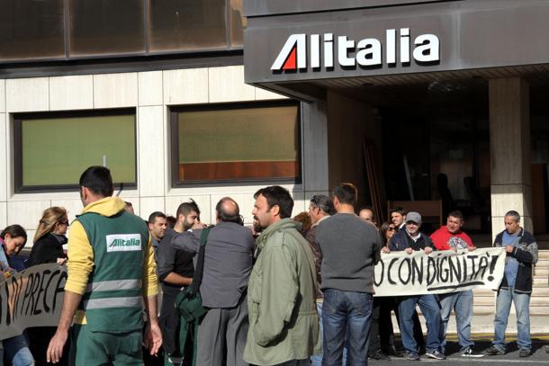 Alitalia:sindacati,indisponibili a esuberi,ci convochi Sciopero Alitalia, oggi Voli Cancellati e Caos negli Aeroporti