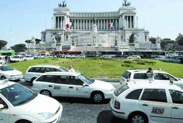 Roma, Taxi ancora in sciopero contro Uber