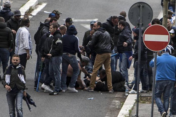 scontri tifosi Morte Filippo Raciti, 10 anni dopo il calcio piange ancora 2