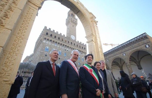 G7 Firenze: Ricostruzione dell'Arco di Palmira