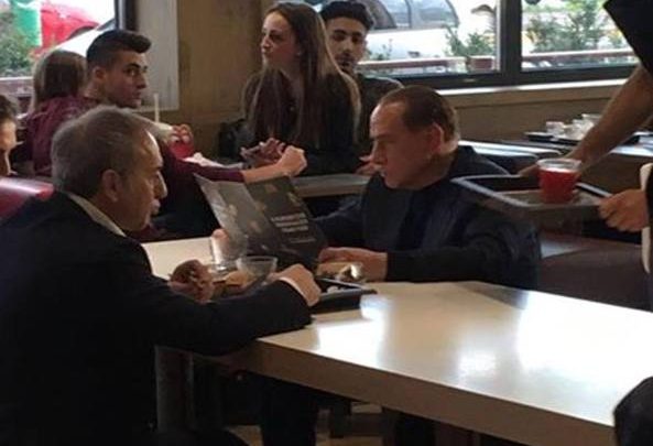 Berlusconi al McDonald's di Segrate