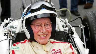 Photo of John Surtees Morto: l’ex-pilota di Formula 1 aveva 83 anni